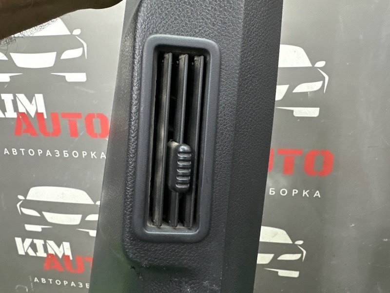 Накладка центральной стойки нижняя Nissan Murano 2008 Z51