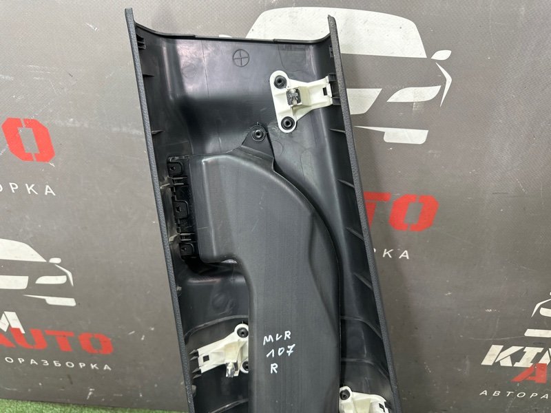 Накладка центральной стойки нижняя Nissan Murano 2008 Z51