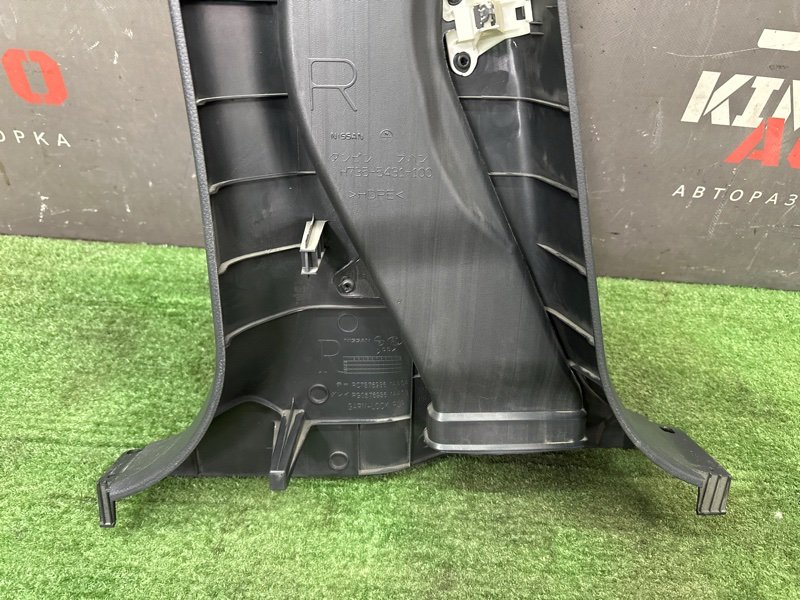 Накладка центральной стойки нижняя Nissan Murano 2008 Z51