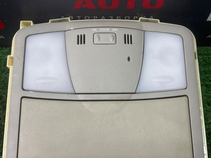 Плафон салонный с футляром для очков(очечник) Nissan Murano 2008 Z51