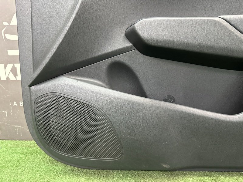 Обшивка двери Hyundai Solaris 2 2021 HCR