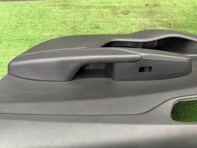 Обшивка двери Hyundai Solaris 2 2021 HCR