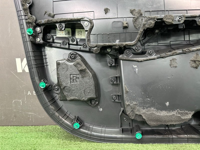 Обшивка двери Hyundai Solaris 2 2021 HCR