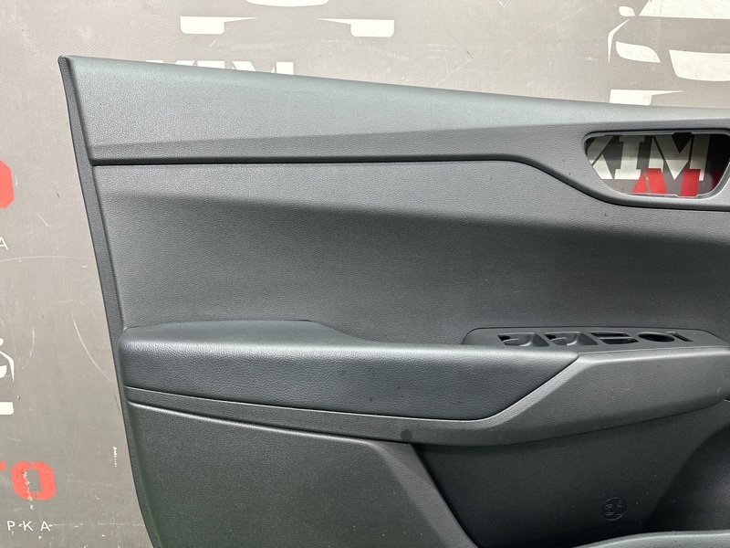 Обшивка двери Hyundai Solaris 2 2021 HCR