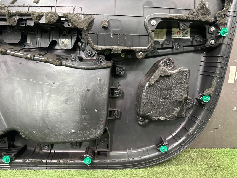 Обшивка двери Hyundai Solaris 2 2021 HCR