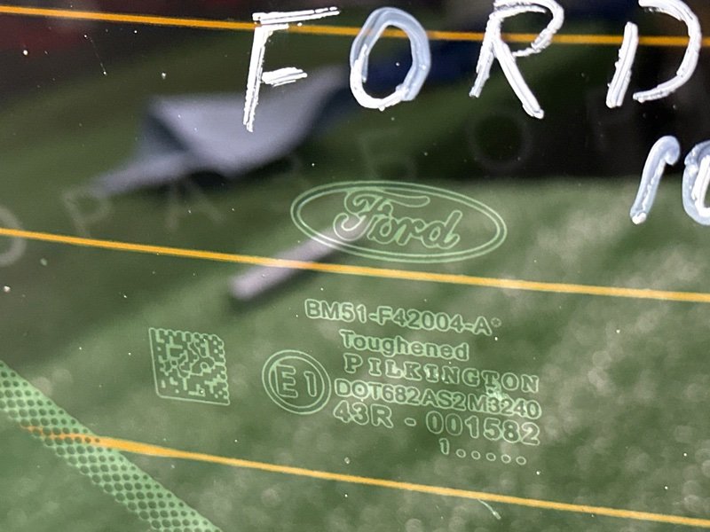 Стекло заднее с обогревом Ford focus 3 2012 CB8