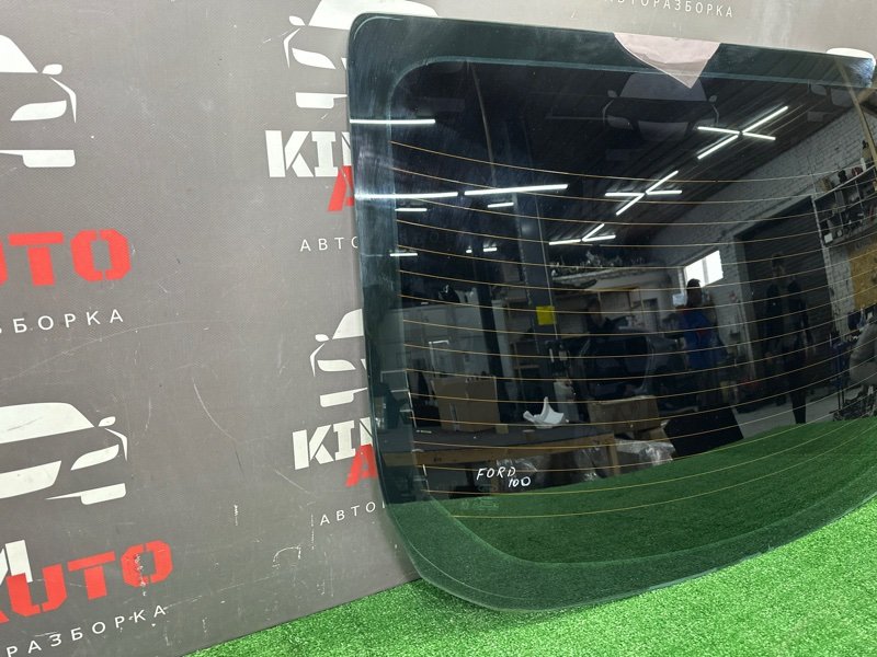 Стекло заднее с обогревом Ford focus 3 2012 CB8