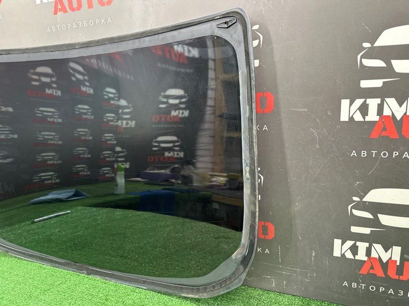 Стекло заднее с обогревом Ford focus 3 2012 CB8