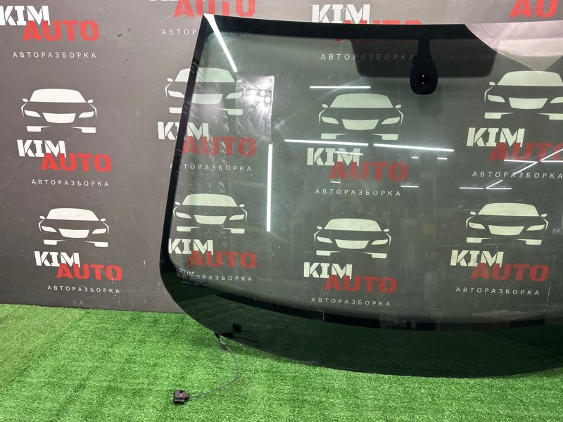 Стекло лобовое с обогревом Skoda Octavia 2014 A7