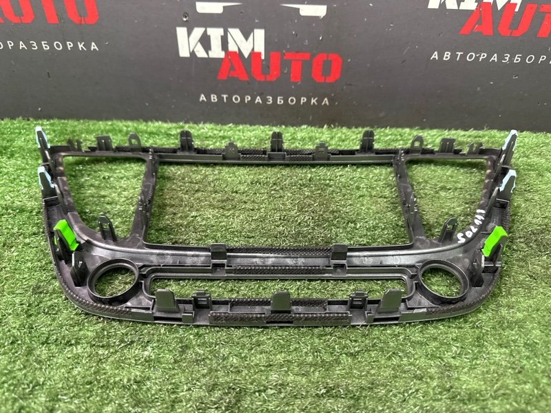 Рамка магнитолы Hyundai Solaris 2 2021 HCR