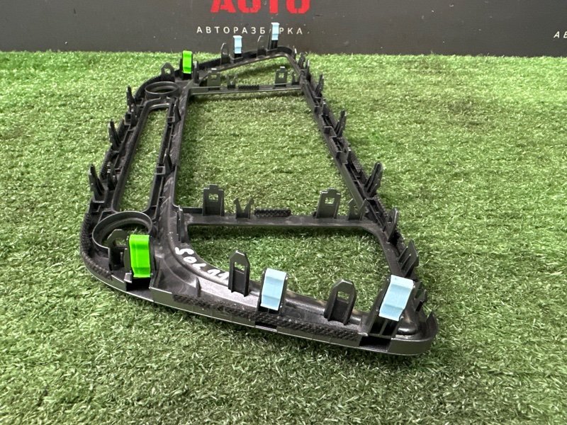 Рамка магнитолы Hyundai Solaris 2 2021 HCR