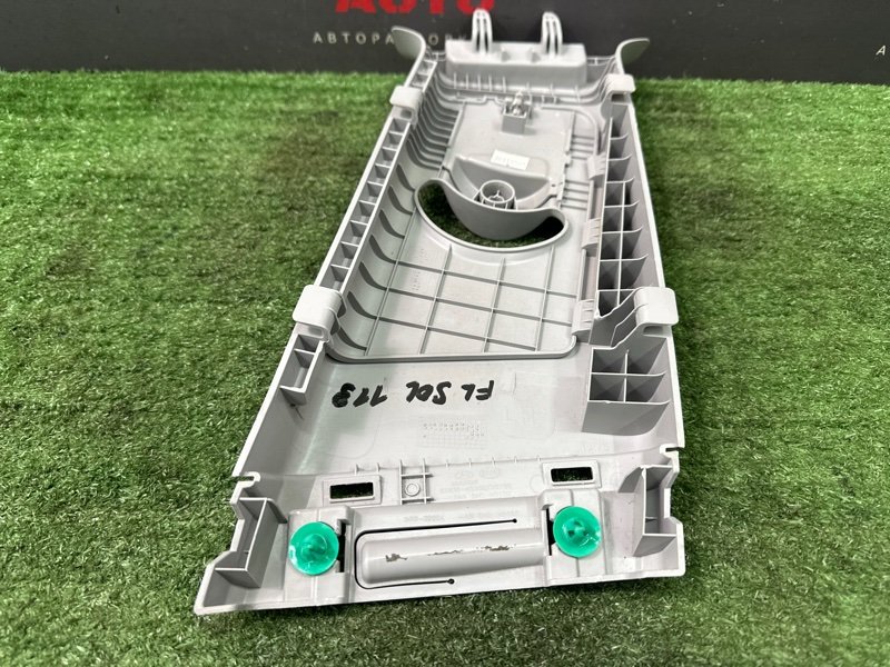 Накладка центральной стойки верхняя Hyundai Solaris 2 2021 HCR