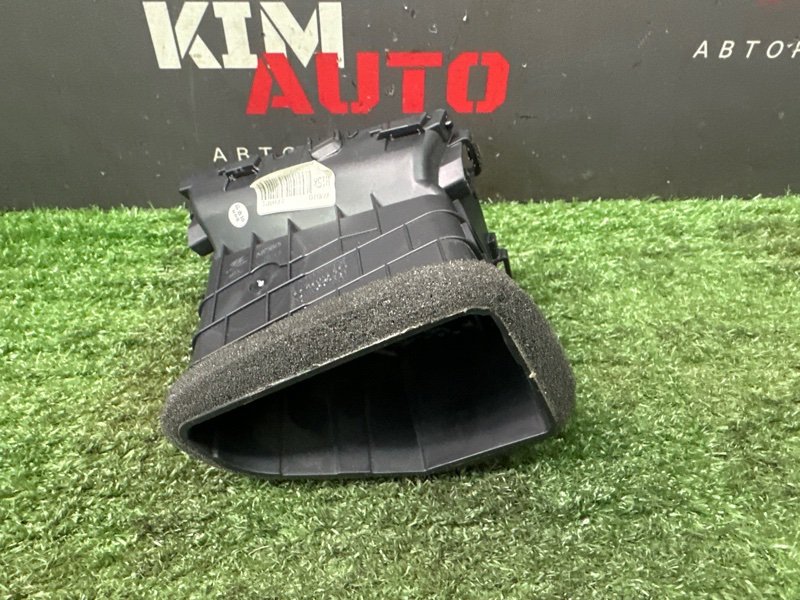 Дефлектор отопителя центральный Hyundai Solaris 2 2021 HCR