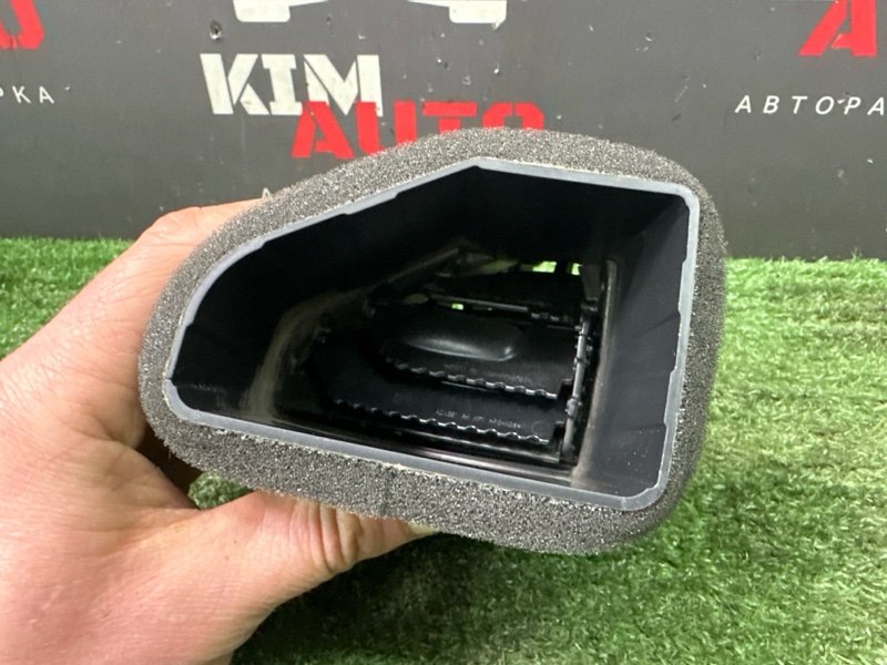 Дефлектор отопителя центральный Hyundai Solaris 2 2021 HCR