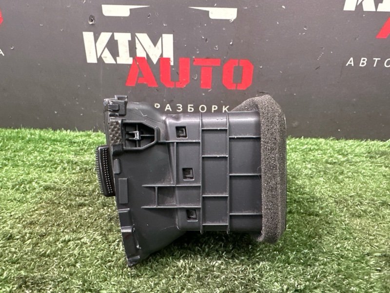 Дефлектор отопителя центральный Hyundai Solaris 2 2021 HCR