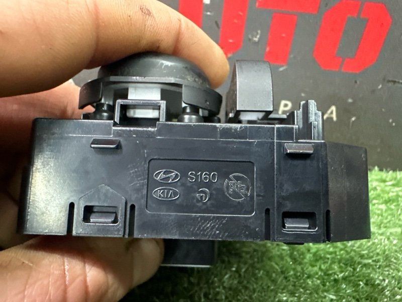 Блок управления зеркалами Hyundai Solaris 2 2021 HCR