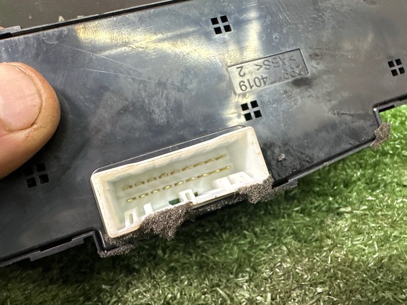 Блок управления стеклоподъемниками Hyundai Solaris 2 2021 HCR