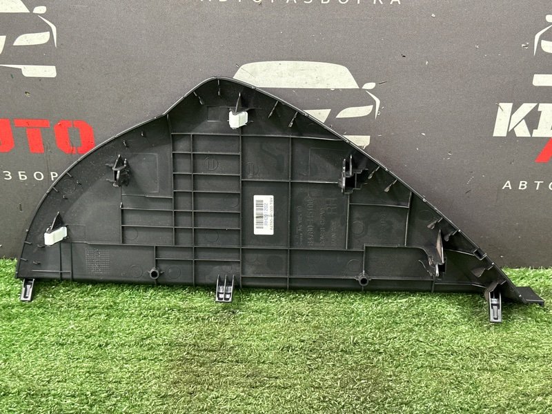 Накладка торпедо боковая Hyundai Solaris 2 2021 HCR