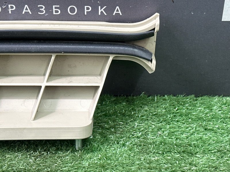 Направляющая стекла двери Hyundai Solaris 2 2021 HCR