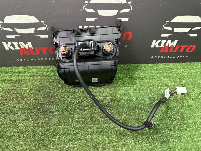 Накладка центральной консоли Hyundai Solaris 2 2021 HCR