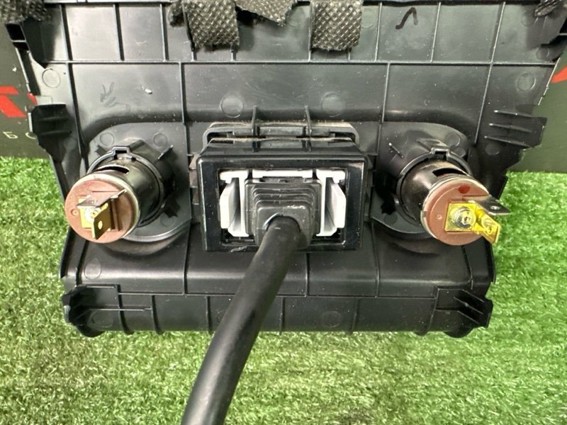 Накладка центральной консоли Hyundai Solaris 2 2021 HCR