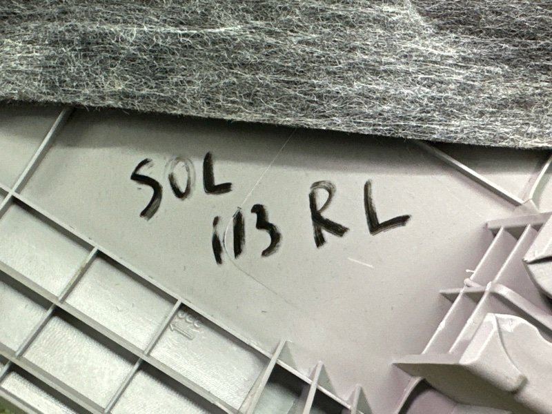 Накладка стойки кузова Hyundai Solaris 2 2021 HCR