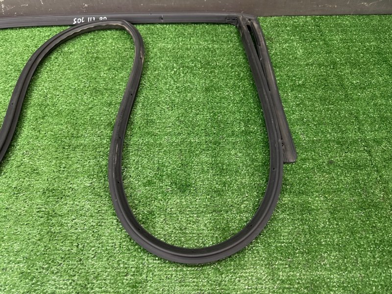 Уплотнитель двери Hyundai Solaris 2 2021 HCR