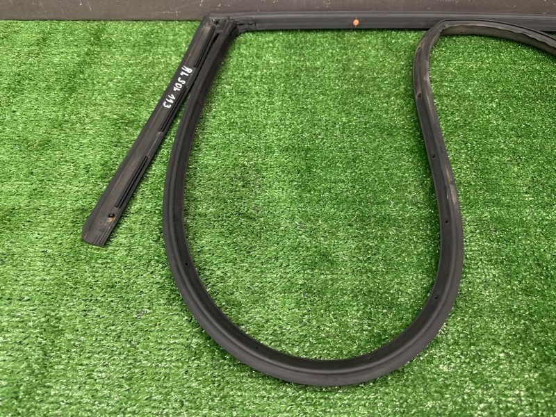 Уплотнитель двери Hyundai Solaris 2 2021 HCR