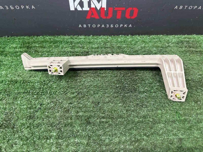 Направляющая стекла двери Hyundai Solaris 2 2021 HCR