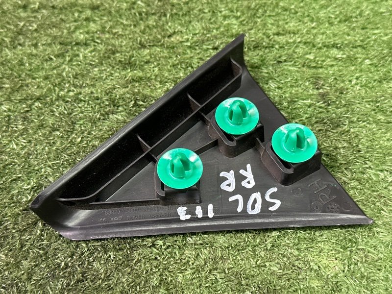 Накладка двери внутренняя Hyundai Solaris 2 2021 HCR