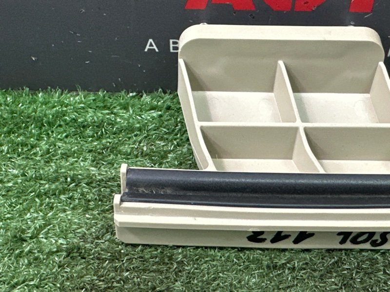 Направляющая стекла двери Hyundai Solaris 2 2021 HCR