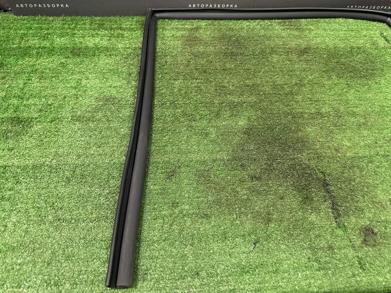 Уплотнитель стекла направляющий Hyundai Solaris 2 2021 HCR