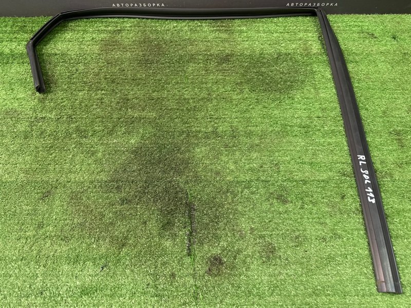 Уплотнитель стекла направляющий Hyundai Solaris 2 2021 HCR