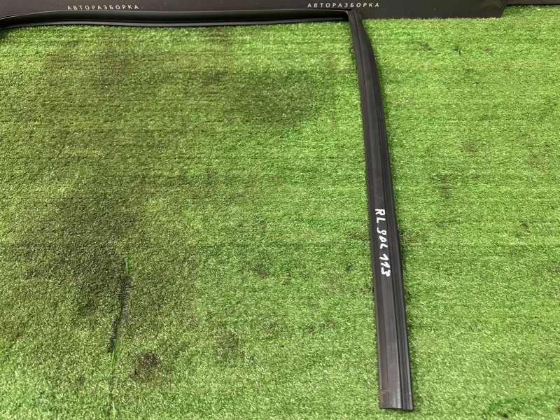 Уплотнитель стекла направляющий Hyundai Solaris 2 2021 HCR