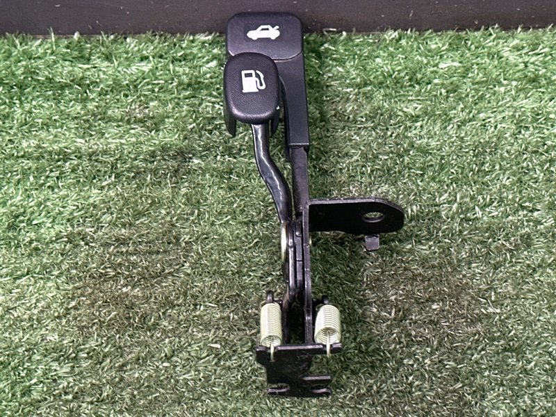 Ручка открывания бензобака и багажника Hyundai Solaris 2 2021 HCR