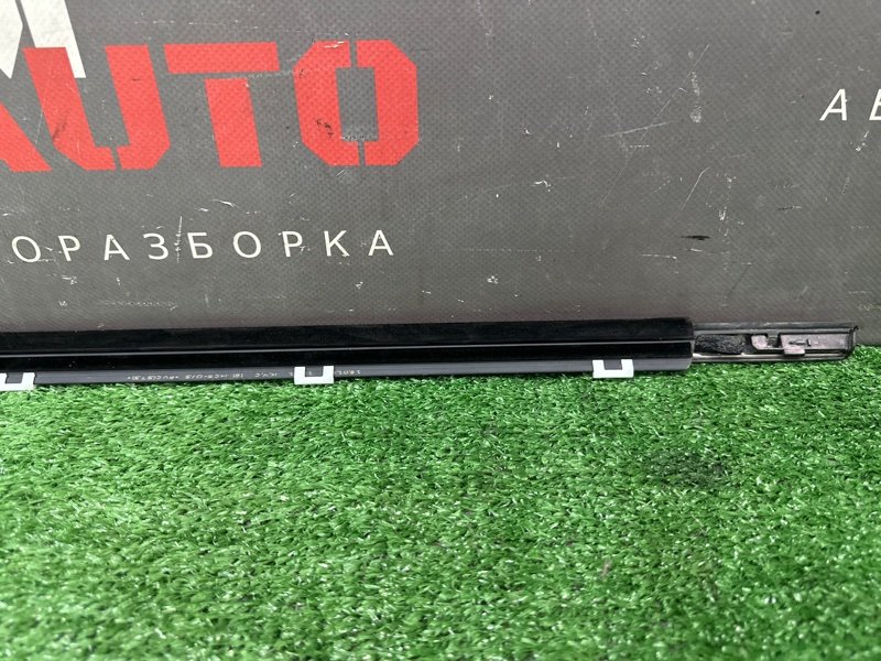 Уплотнитель стекла наружный (Бархотка) Hyundai Solaris 2 2021 HCR