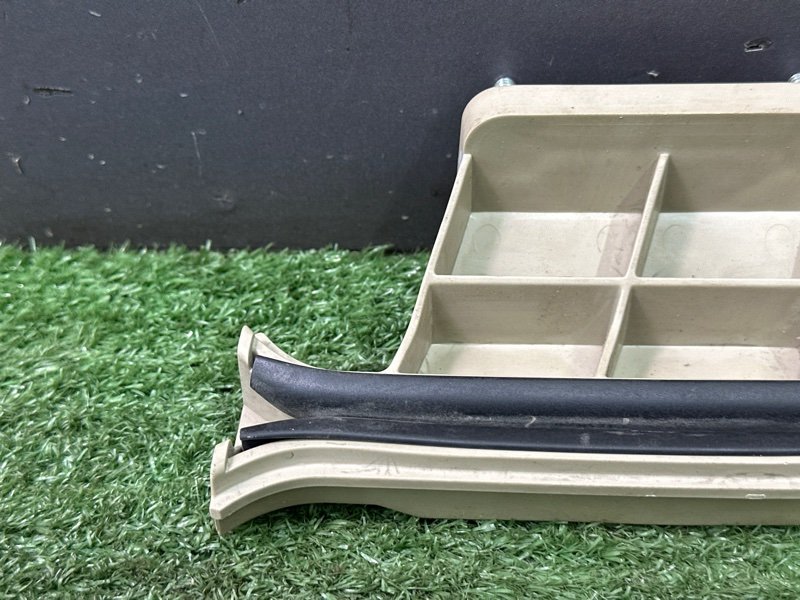 Направляющая стекла двери Hyundai Solaris 2 2021 HCR