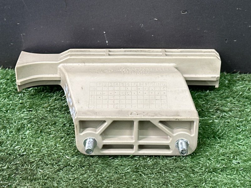 Направляющая стекла двери Hyundai Solaris 2 2021 HCR