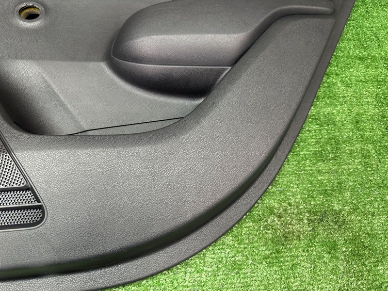 Обшивка двери Kia Rio 4 2019 FB