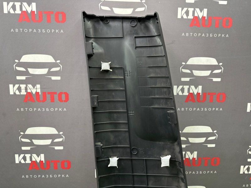 Накладка центральной стойки нижняя Kia Rio 4 2019 FB