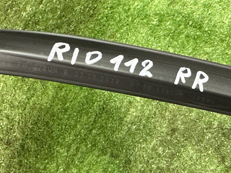 Уплотнитель стекла направляющий Kia Rio 4 2019 FB