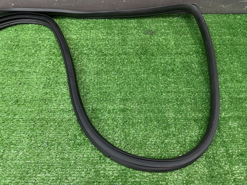 Уплотнитель проема двери Kia Rio 4 2019 FB