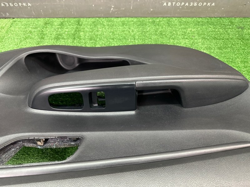 Обшивка двери Kia Rio 4 2019 FB