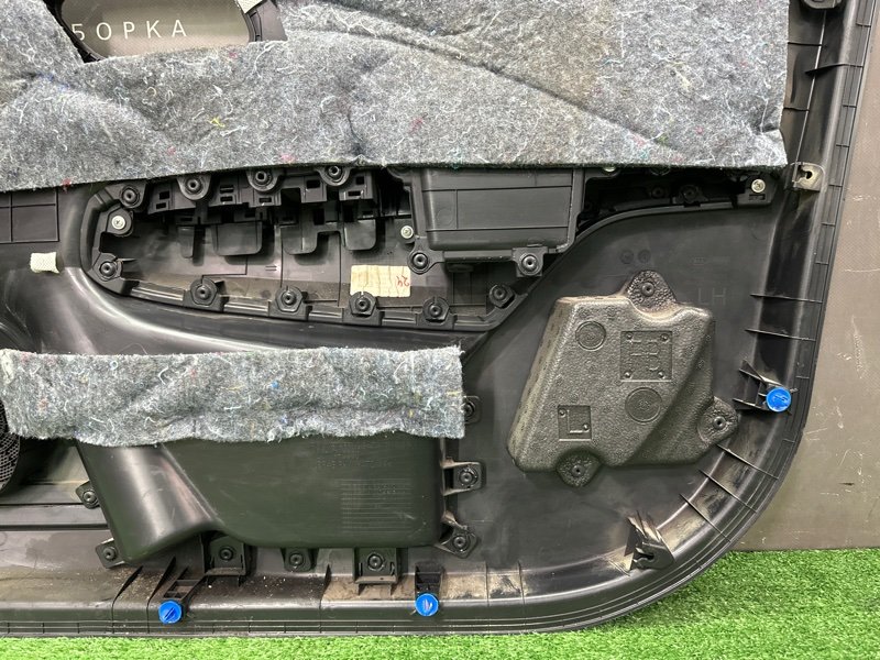 Обшивка двери Kia Rio 4 2019 FB