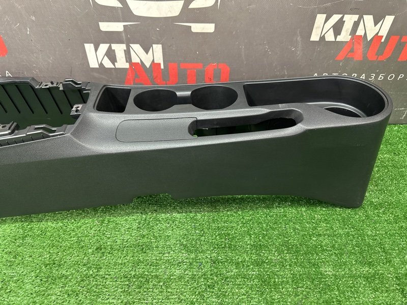 Консоль центральная Kia Rio 4 2019 FB