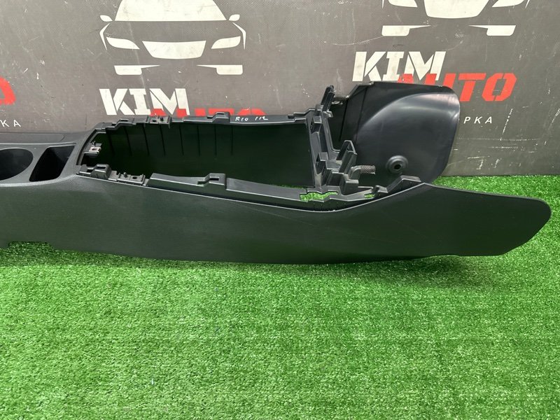 Консоль центральная Kia Rio 4 2019 FB