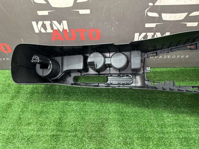 Консоль центральная Kia Rio 4 2019 FB