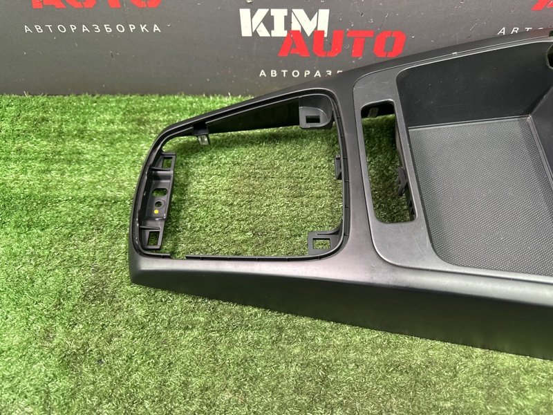 Накладка центральной консоли Kia Rio 4 2019 FB