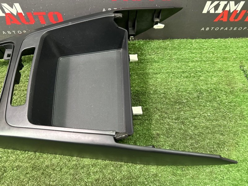 Накладка центральной консоли Kia Rio 4 2019 FB