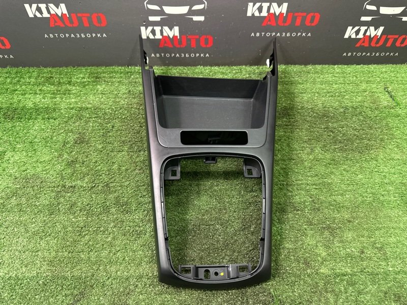 Накладка центральной консоли Kia Rio 4 2019 FB